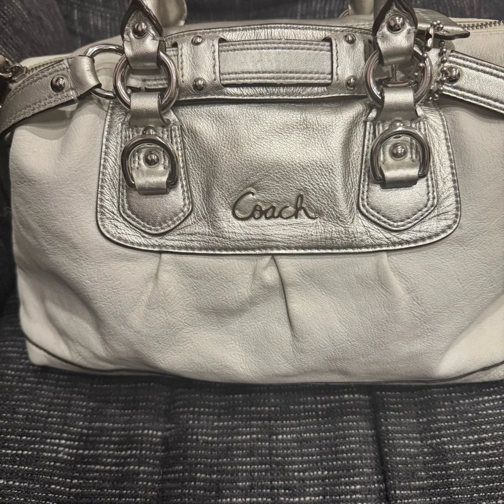 Coach Metallic Silver and Cream Satchel - excellent condition - Picture 2 of 16